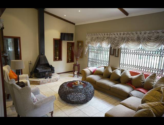 7 BEDROOM HOUSE FOR SALE IN SUNWARD PARK